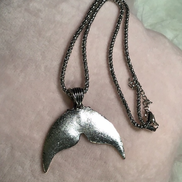 Fashion - pewter Mermaid tail - detailed - 2” x 2” - Picture 3 of 4